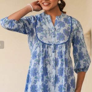 233 Light Cotton Floral A-Line Top - L